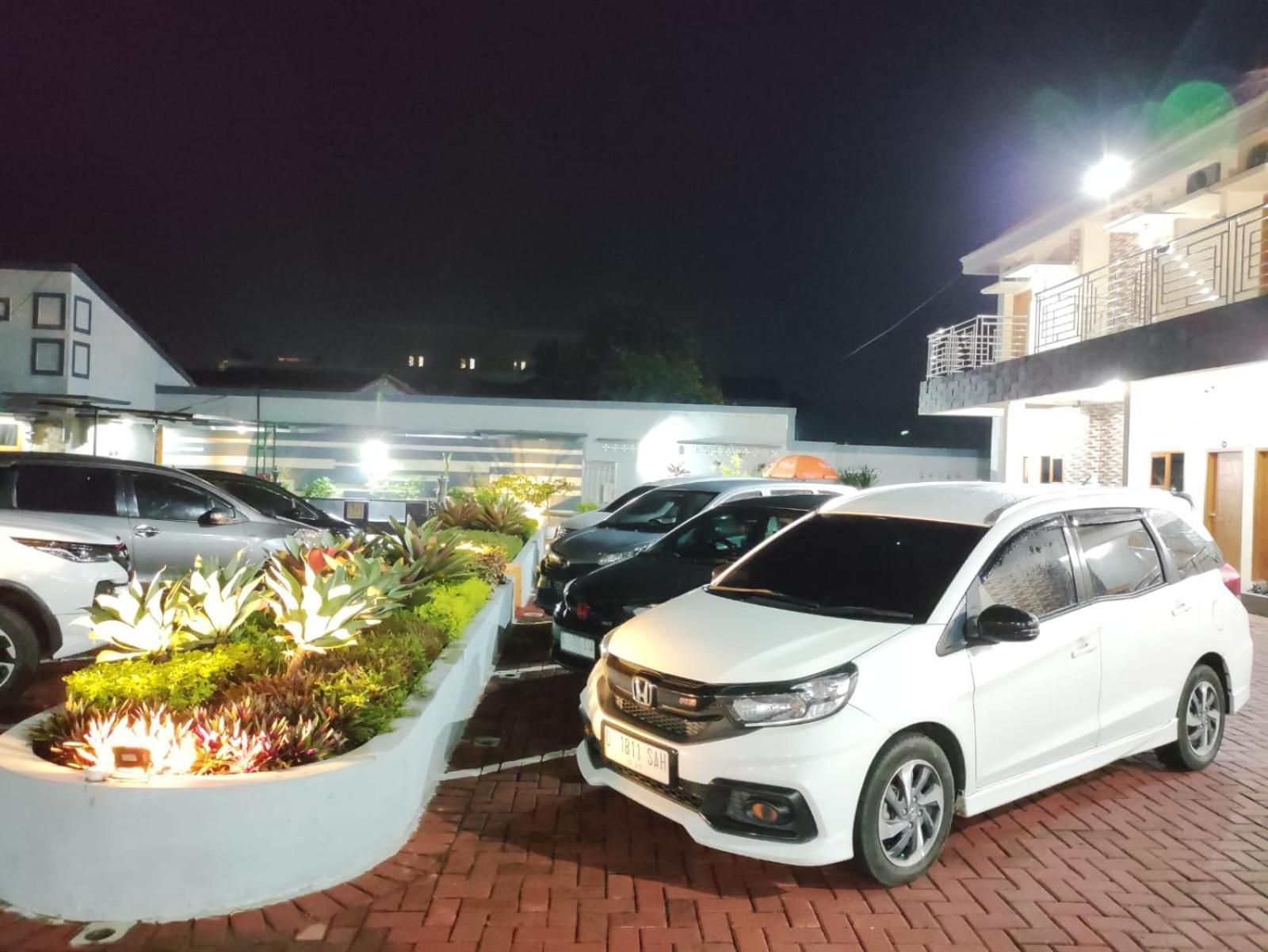 Hotel Cibening Purwakarta Exterior foto