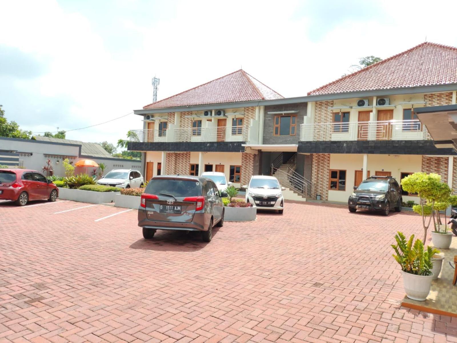 Hotel Cibening Purwakarta Exterior foto