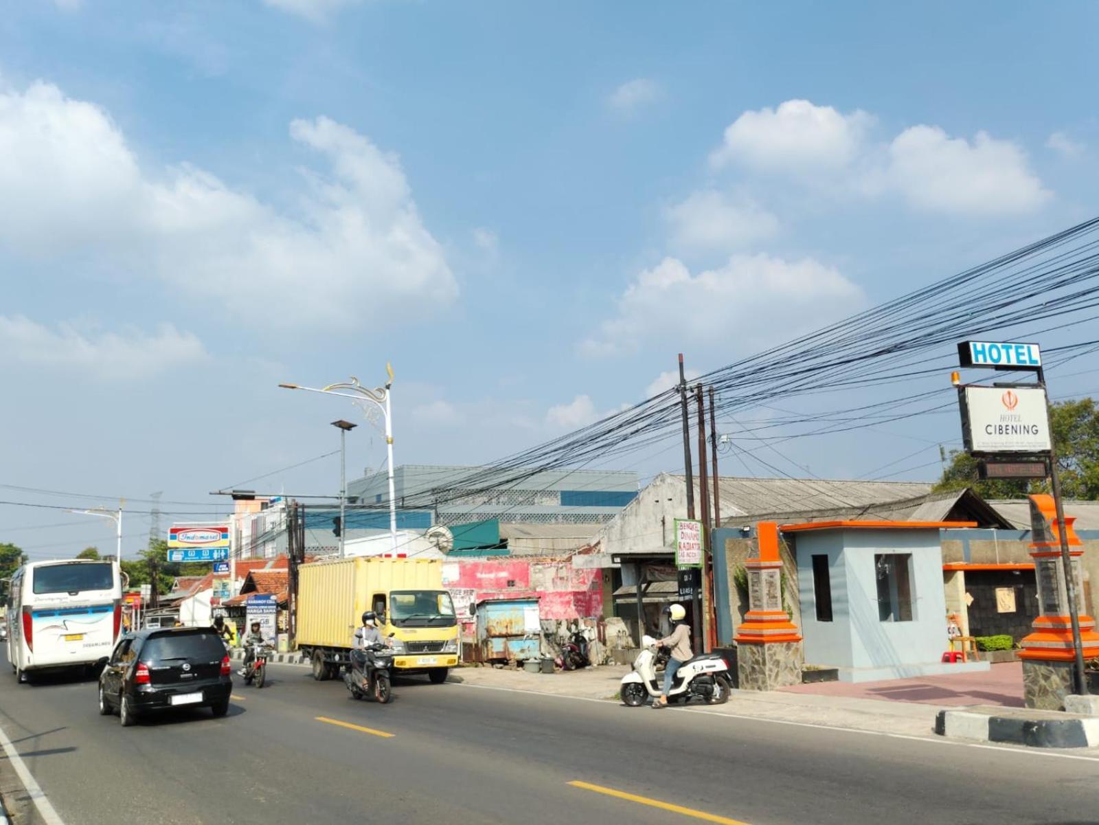 Hotel Cibening Purwakarta Exterior foto