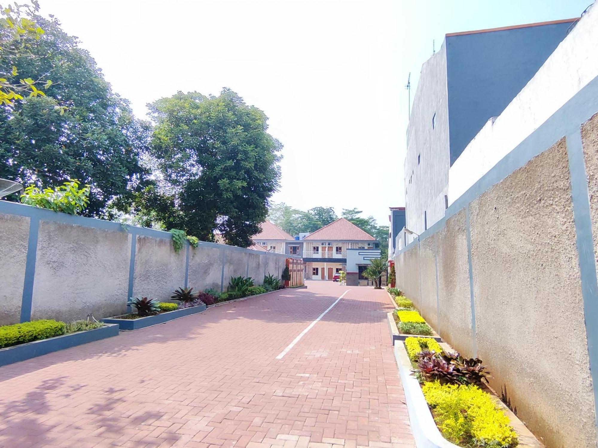 Hotel Cibening Purwakarta Exterior foto