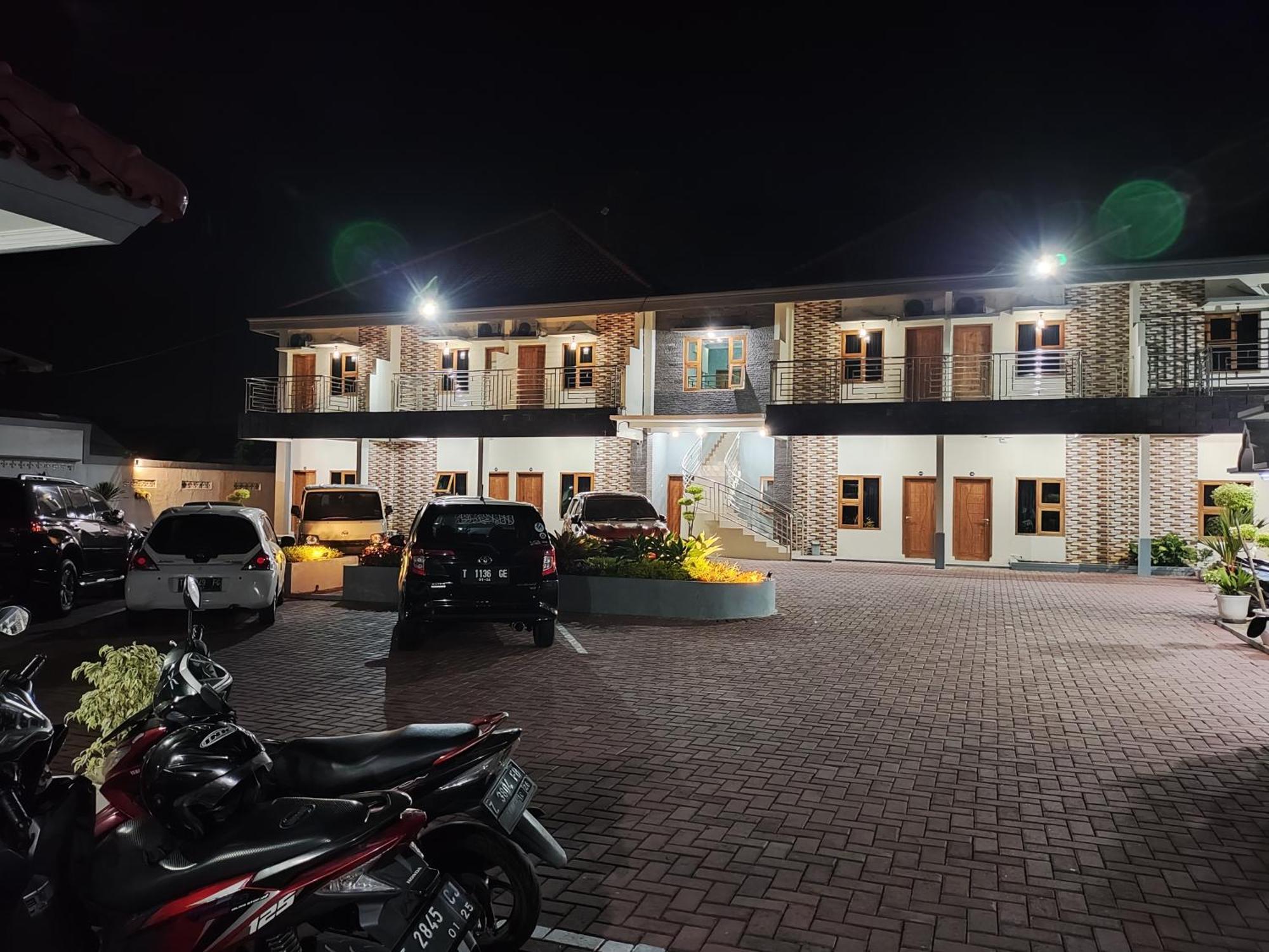 Hotel Cibening Purwakarta Exterior foto